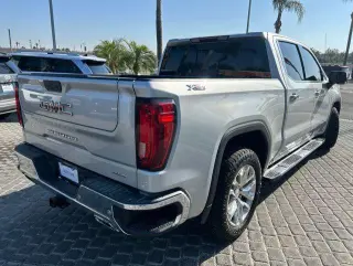 GMC Sierra 1500 2019 4x4 SLT 4dr Crew Cab 5.8 ft. SB
