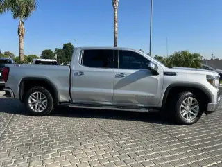 GMC Sierra 1500 2019 4x4 SLT 4dr Crew Cab 5.8 ft. SB