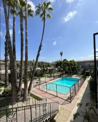 AZUSA GRANDE APTS- WEST COVINA