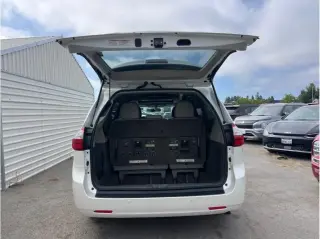 Toyota Sienna 2017 XLE 7-Passenger Auto Access Seat 4dr Mini-Van