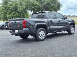 Toyota Tacoma 2024 4x2 SR5 4dr Double Cab 5.0 ft SB