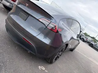 Tesla Model Y 2023 AWD Performance 4dr Crossover