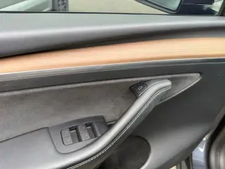 Tesla Model Y 2023 AWD Performance 4dr Crossover