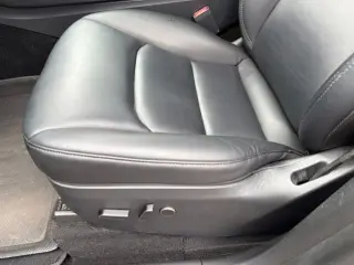 Tesla Model Y 2023 AWD Performance 4dr Crossover