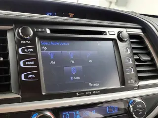 Toyota Highlander 2019 AWD XLE 4dr SUV