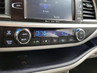 Toyota Highlander 2019 AWD XLE 4dr SUV