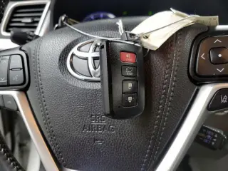Toyota Highlander 2019 AWD XLE 4dr SUV