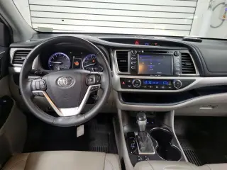 Toyota Highlander 2019 AWD XLE 4dr SUV