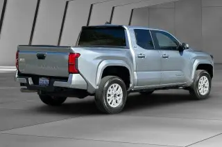 Toyota Tacoma 2025 4x4 SR5 4dr Double Cab 5.0 ft SB