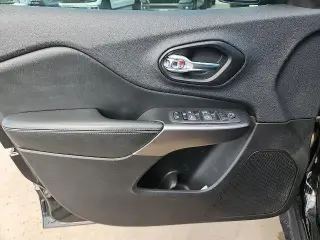 Jeep Cherokee 2019 Latitude Plus 4dr SUV