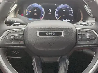 Jeep Grand Cherokee 2025 4x4 Laredo 4dr SUV