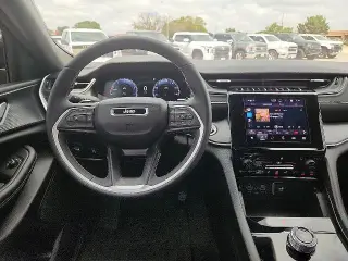 Jeep Grand Cherokee 2025 4x4 Laredo 4dr SUV