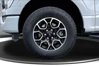 Ford F-150 2023 4x4 Lariat 4dr SuperCrew 5.5 ft. SB