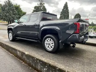 Toyota Tacoma 2025 4x4 SR5 4dr Double Cab 6.1 ft LB