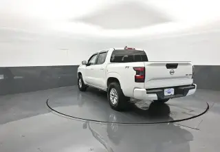 Nissan Frontier 2024 4x4 SV 4dr Crew Cab 5 ft. SB