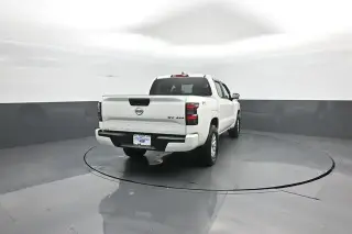 Nissan Frontier 2024 4x4 SV 4dr Crew Cab 5 ft. SB