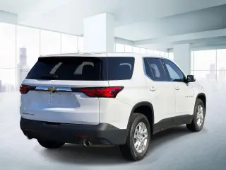 Chevrolet Traverse 2023 4x4 LS 4dr SUV w/1LS