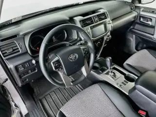 Toyota 4Runner 2018 4x2 SR5 4dr SUV