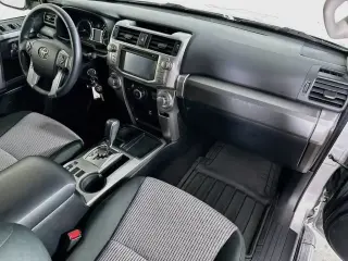 Toyota 4Runner 2018 4x2 SR5 4dr SUV