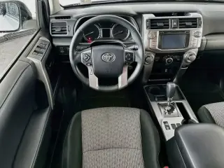 Toyota 4Runner 2018 4x2 SR5 4dr SUV