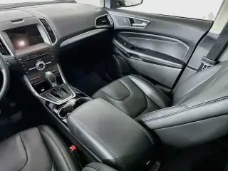 Ford Edge 2017 AWD Titanium 4dr Crossover