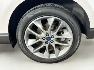 Ford Edge 2017 AWD Titanium 4dr Crossover