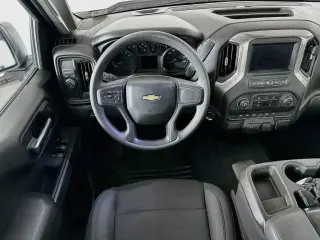 Chevrolet Silverado 1500 2023 4x2 Custom 4dr Crew Cab 5.8 ft. SB
