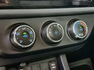 Toyota Corolla 2016 L 4dr Sedan 6M