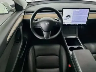 Tesla Model 3 2022 AWD Long Range 4dr Sedan