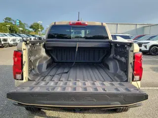Chevrolet Colorado 2024 4x4 Trail Boss 4dr Crew Cab 5 ft. SB