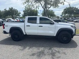 Chevrolet Colorado 2023 4x4 Trail Boss 4dr Crew Cab 5 ft. SB