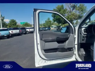 Ford F-150 2022 4x4 XL 4dr SuperCrew 5.5 ft. SB
