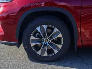 Toyota Highlander 2022 AWD XLE 4dr SUV