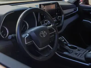 Toyota Highlander 2022 AWD XLE 4dr SUV