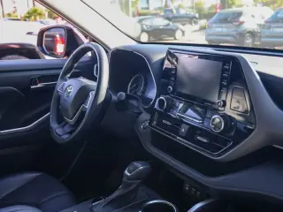 Toyota Highlander 2022 AWD XLE 4dr SUV