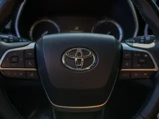 Toyota Highlander 2022 AWD XLE 4dr SUV