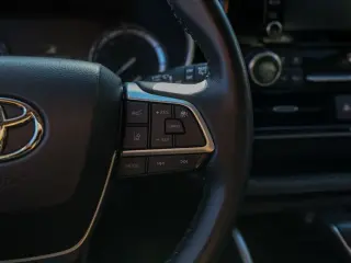 Toyota Highlander 2022 AWD XLE 4dr SUV