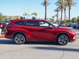 Toyota Highlander 2022 AWD XLE 4dr SUV