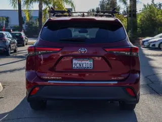 Toyota Highlander 2022 AWD XLE 4dr SUV