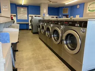 SAN JACINTO LAUNDROMAT HIRING!