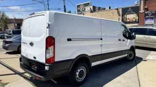 Furgoneta de carga Ford Transit 2022