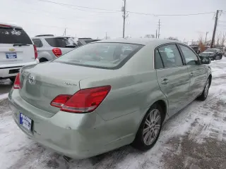 Toyota Avalon 2006