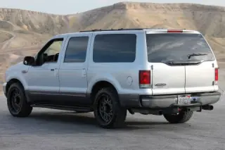 Ford Excursion 2001