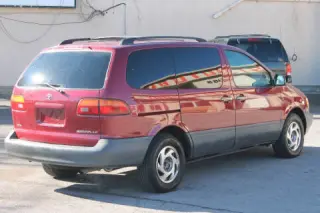 1998 Toyota Sienna
