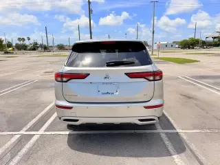 Outlander Utility 4D SE