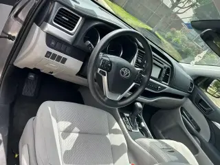 2019 Highlander LE
