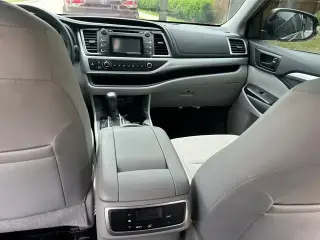 2019 Highlander LE
