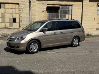 Furgoneta Honda Odyssey 2005