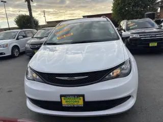 2021 Chrysler Voyager