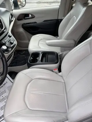2021 Chrysler Voyager